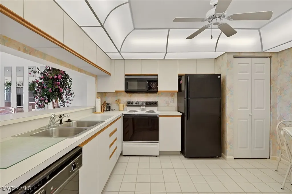 6945 Dennis Circle Naples FL 34104