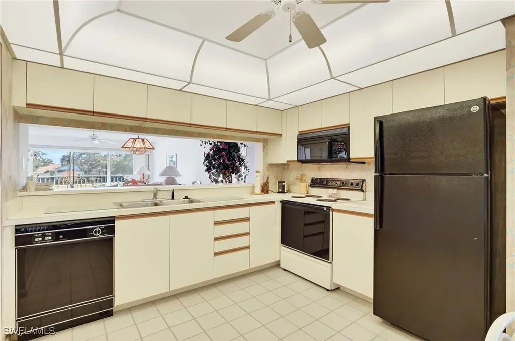 6945 Dennis Circle Naples FL 34104