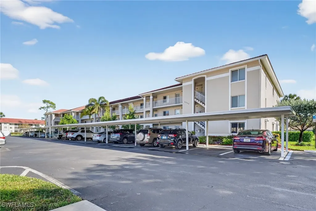 6945 Dennis Circle Naples FL 34104