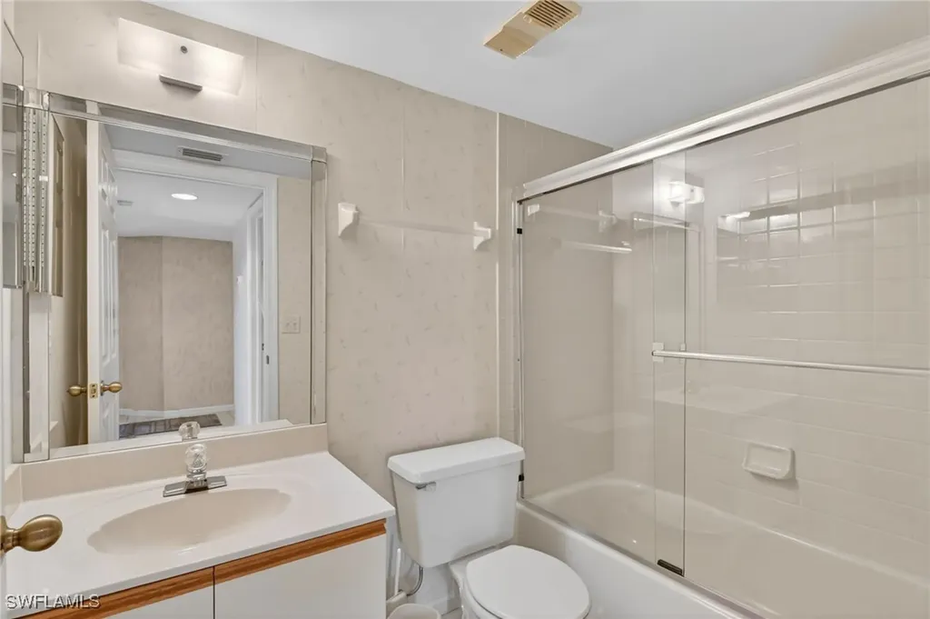 6945 Dennis Circle Naples FL 34104