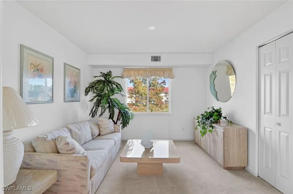 6945 Dennis Circle Naples FL 34104