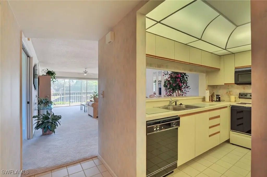 6945 Dennis Circle Naples FL 34104