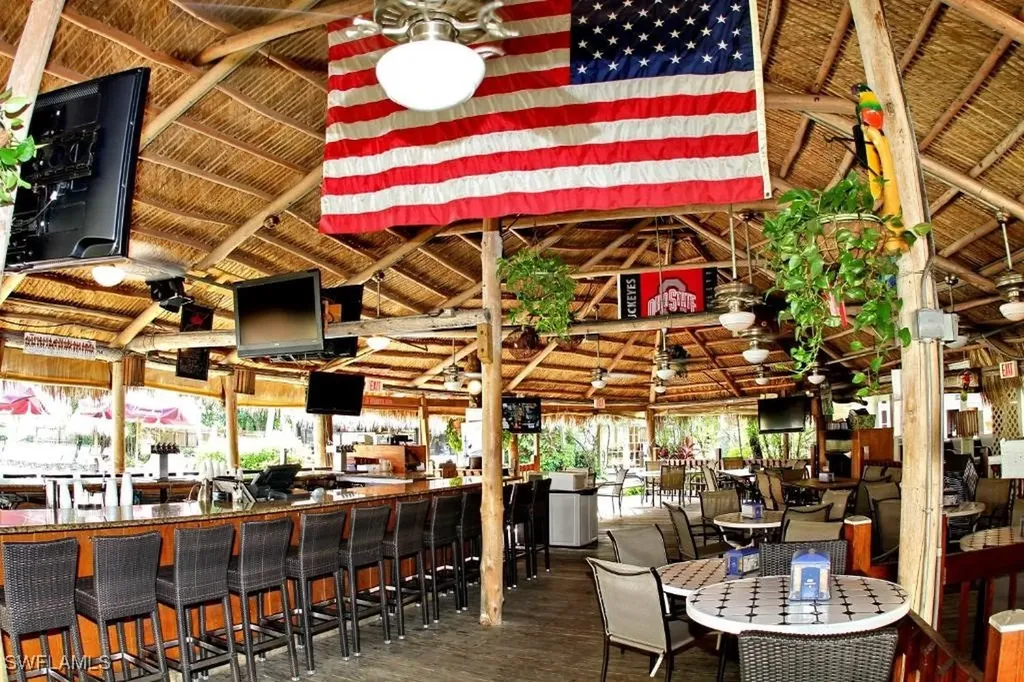 2555 Tamiami Trail N Naples FL 34103