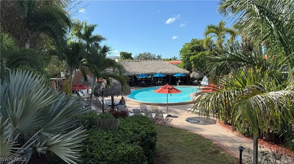 2555 Tamiami Trail N Naples FL 34103