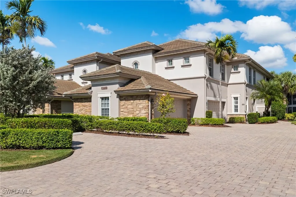 8775 Coastline Court Naples FL 34120