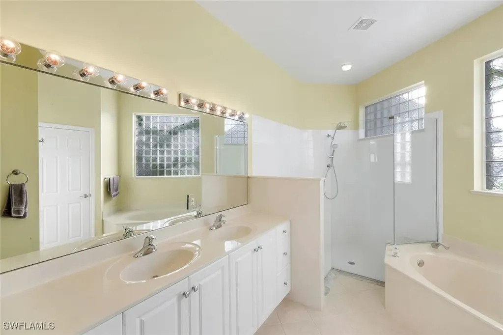 1201 Jardin Drive Naples FL 34104