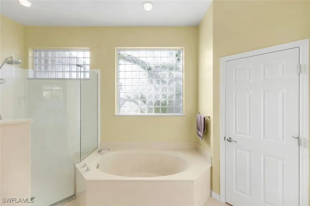1201 Jardin Drive Naples FL 34104