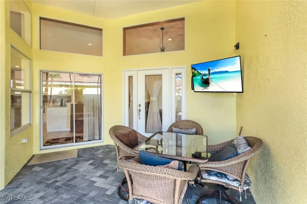 1201 Jardin Drive Naples FL 34104