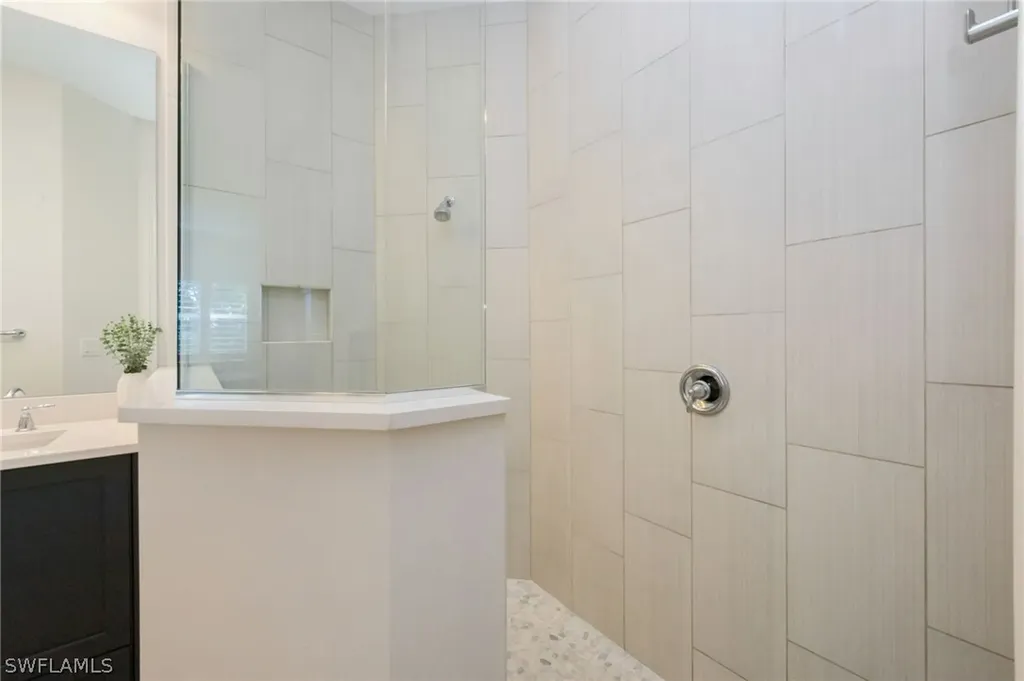 6439 Negril Isle Drive Naples FL 34113