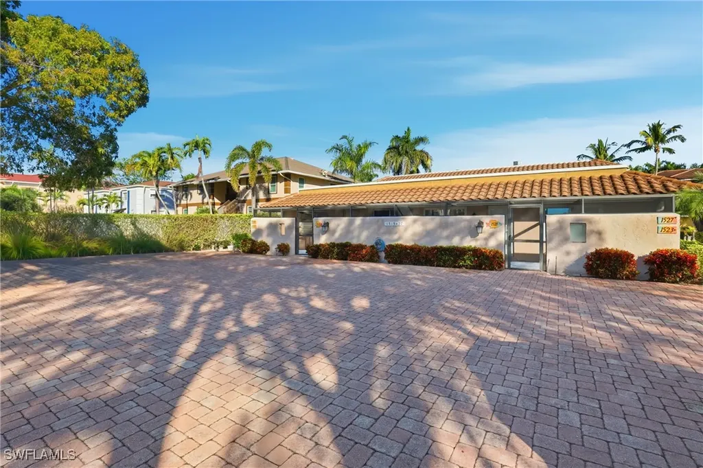 1519 Chesapeake Avenue Naples FL 34102