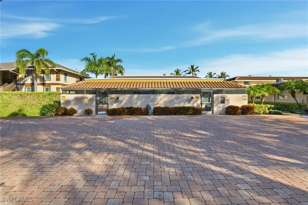 1519 Chesapeake Avenue Naples FL 34102