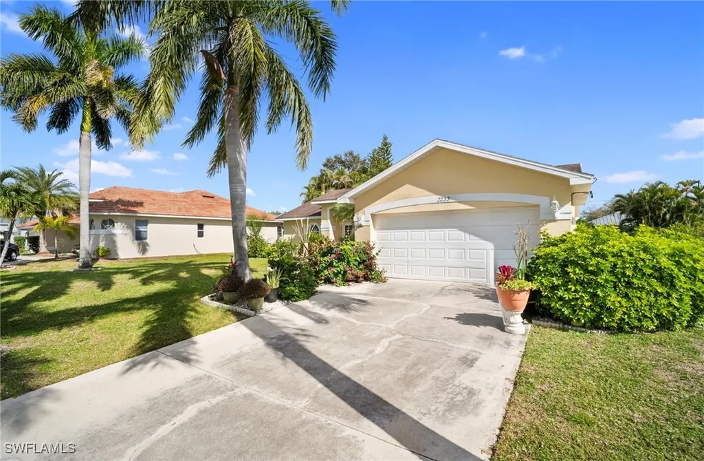 2233 SE 18th Avenue Cape Coral FL 33990
