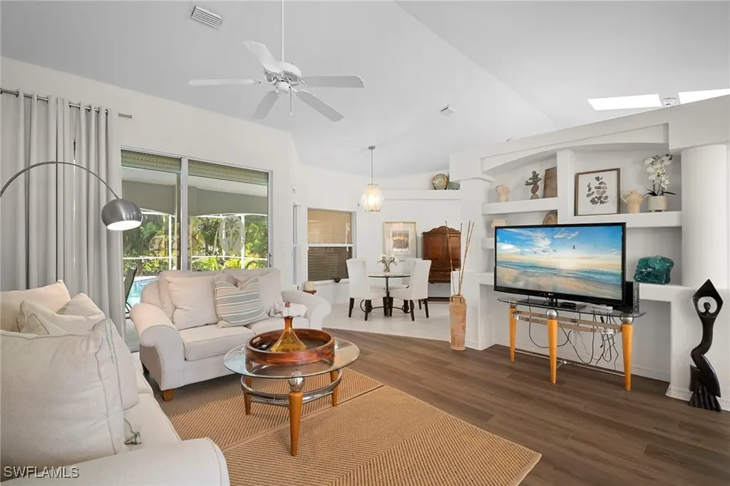 2233 SE 18th Avenue Cape Coral FL 33990