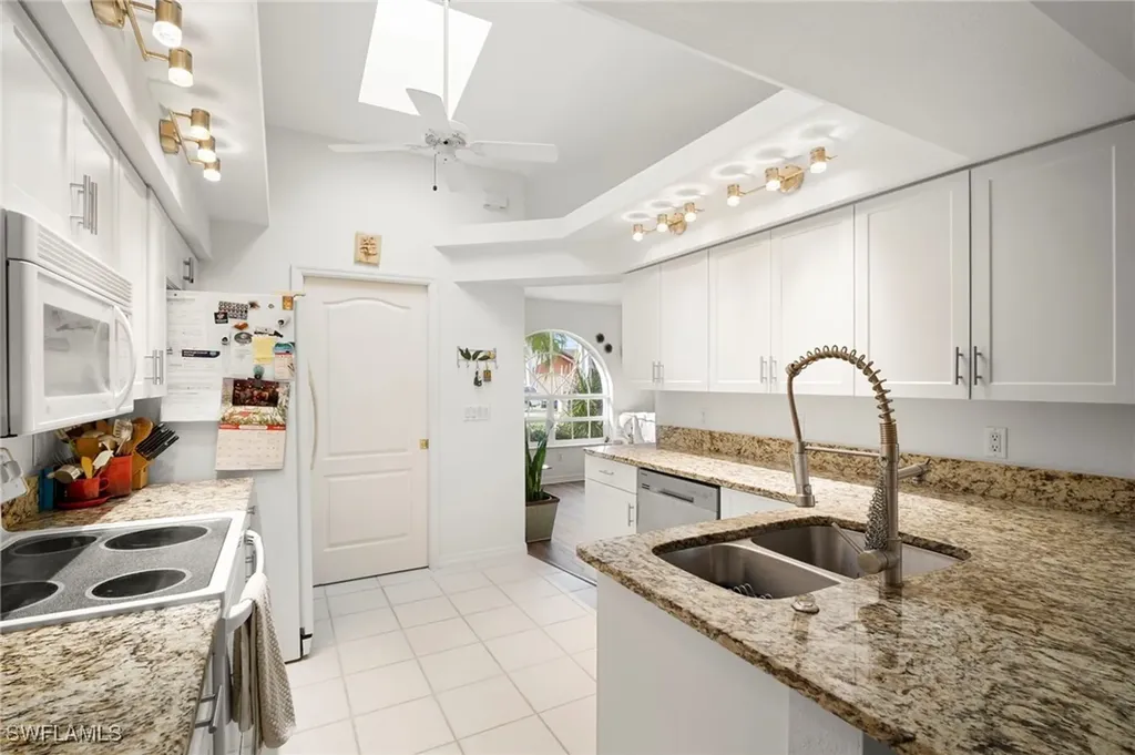 2233 SE 18th Avenue Cape Coral FL 33990