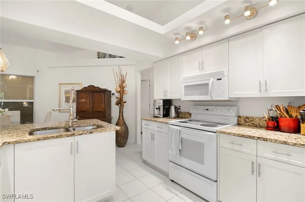 2233 SE 18th Avenue Cape Coral FL 33990