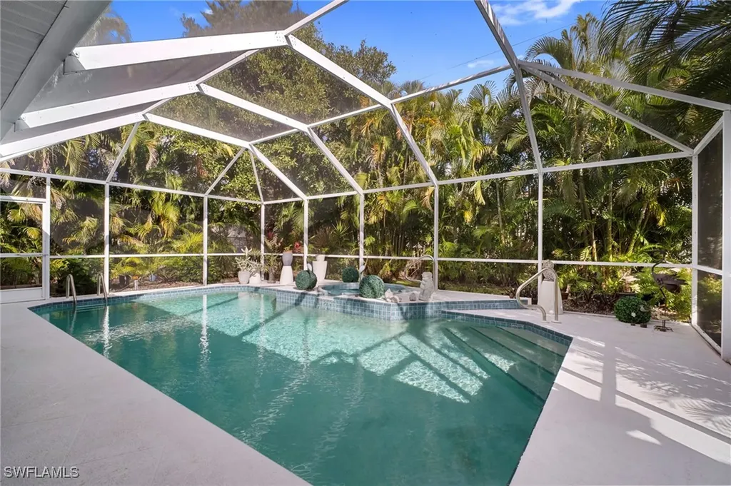 2233 SE 18th Avenue Cape Coral FL 33990