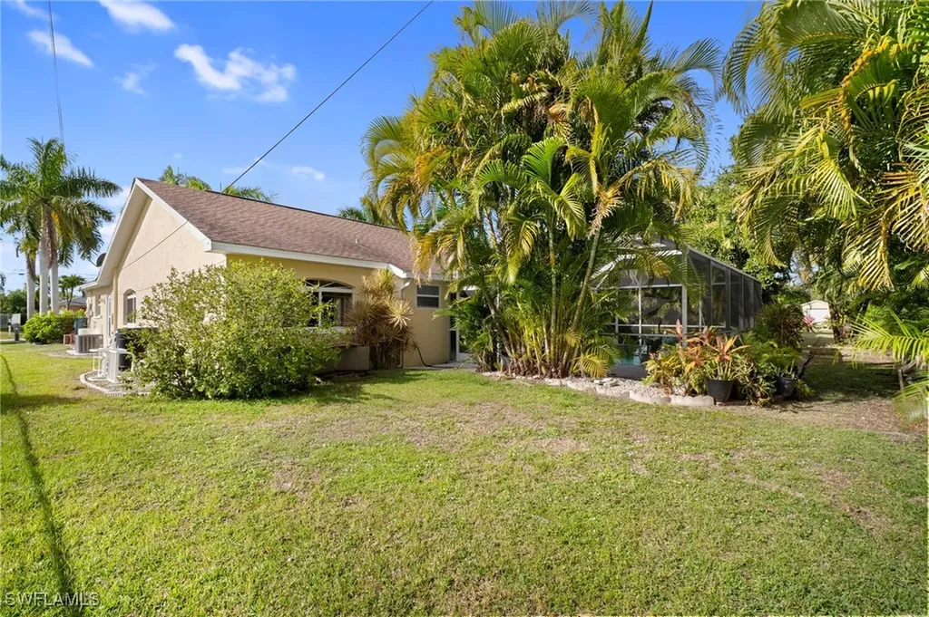2233 SE 18th Avenue Cape Coral FL 33990