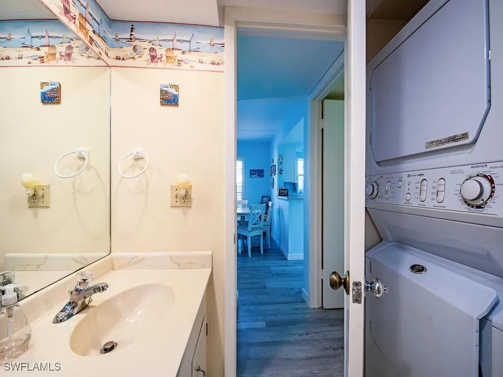 53 High Point Circle W Naples FL 34103