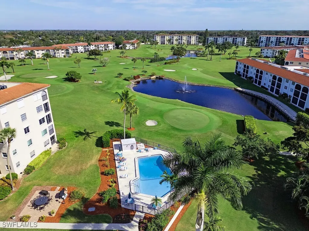53 High Point Circle W Naples FL 34103