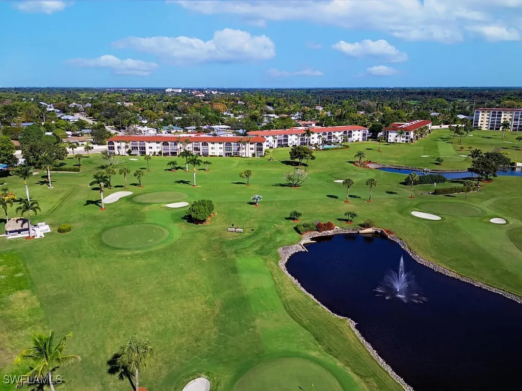 53 High Point Circle W Naples FL 34103