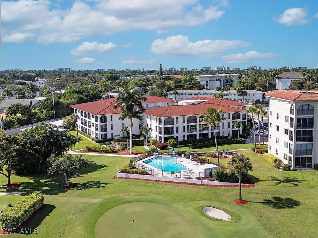 53 High Point Circle W Naples FL 34103