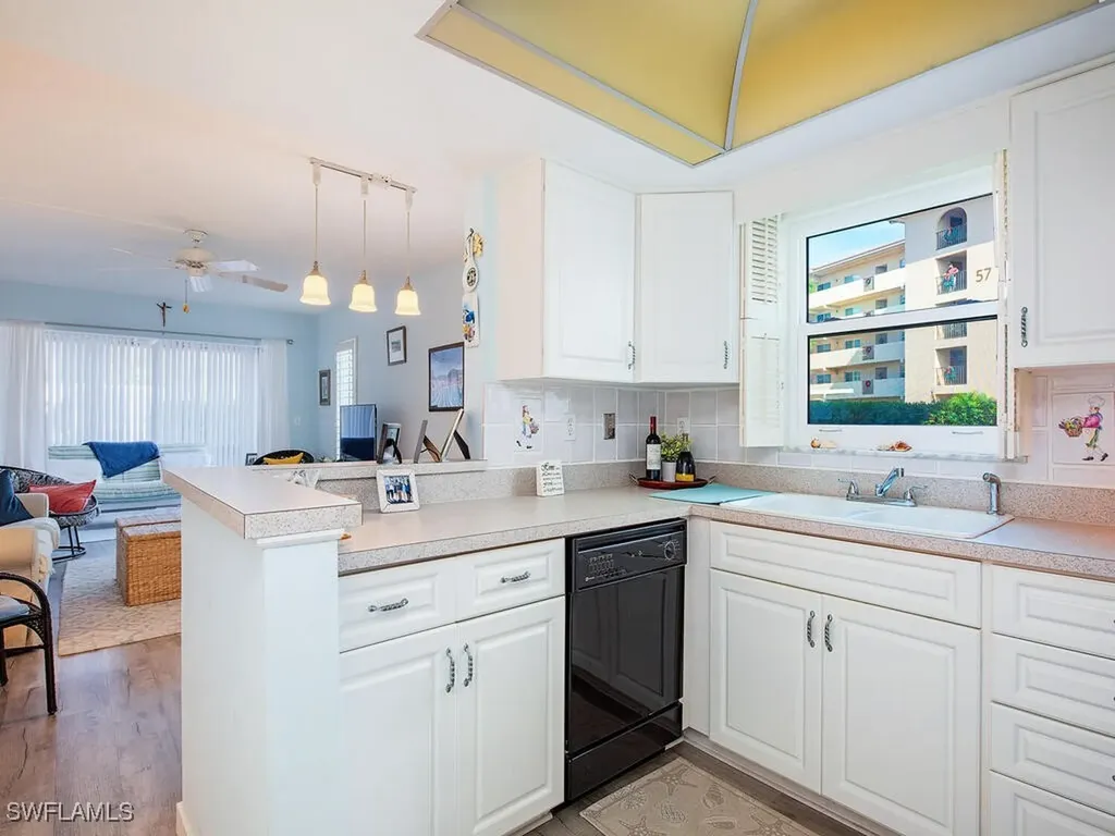 53 High Point Circle W Naples FL 34103