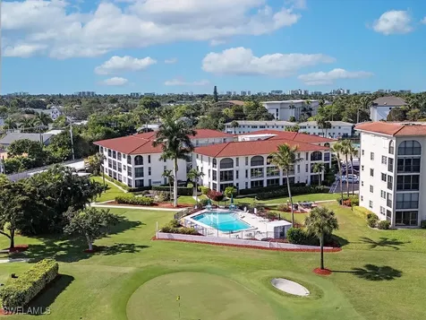 53 High Point Circle W Naples FL 34103