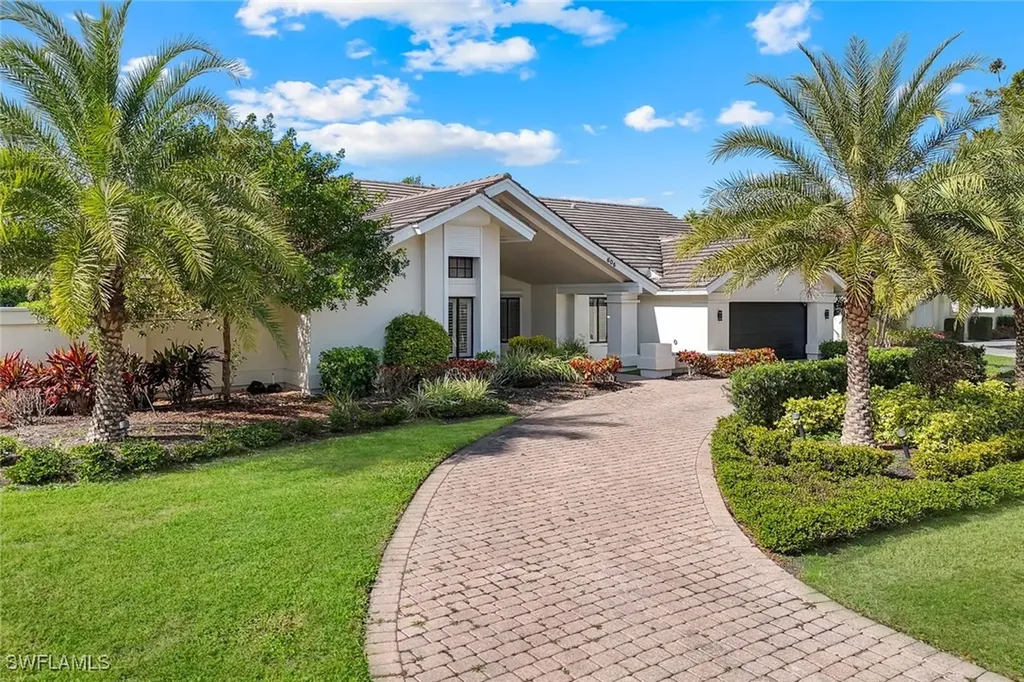 806 Knoll Wood Court Naples FL 34108