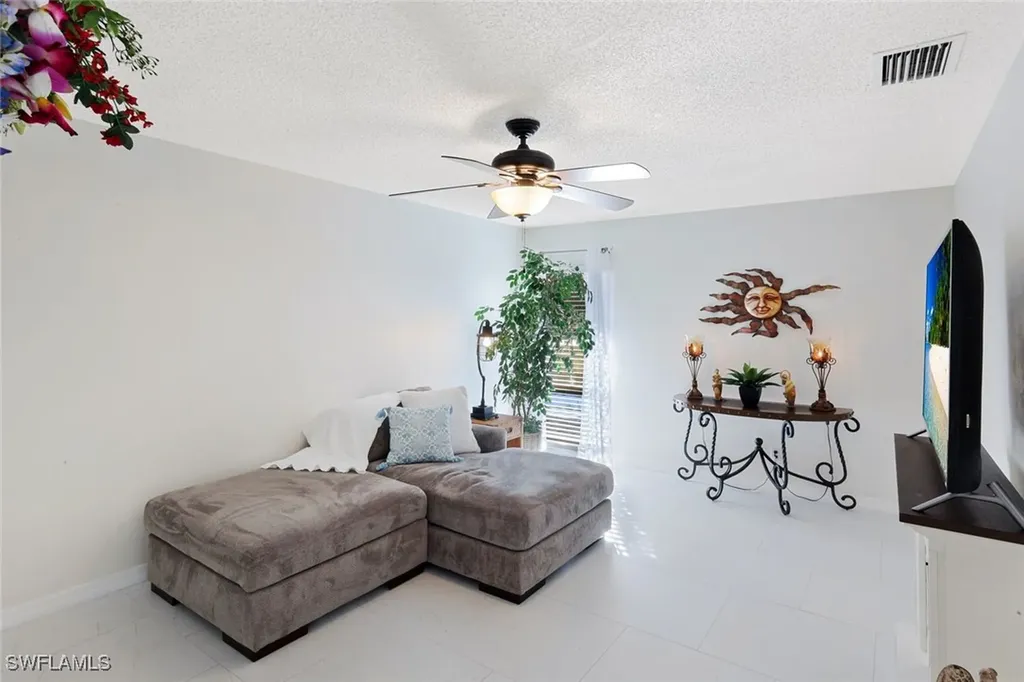 4251 Island Circle Fort Myers FL 33919