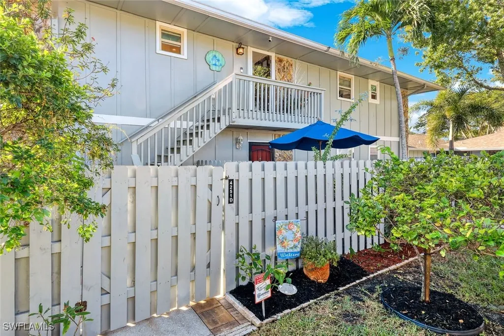 4251 Island Circle Fort Myers FL 33919