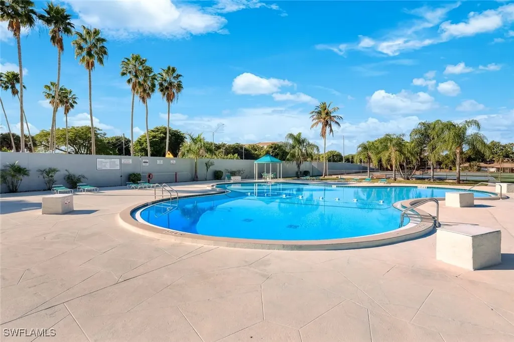 4251 Island Circle Fort Myers FL 33919