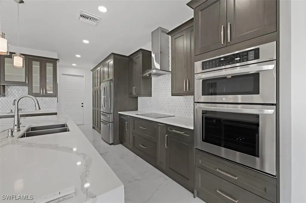 901 NW 33rd Place Cape Coral FL 33993