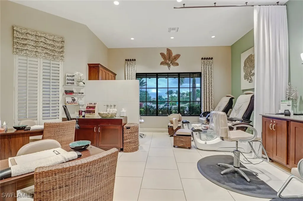 9386 Pocida Court Naples FL 34119