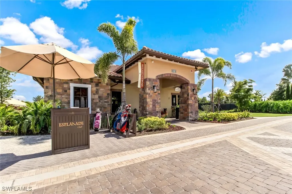 9386 Pocida Court Naples FL 34119