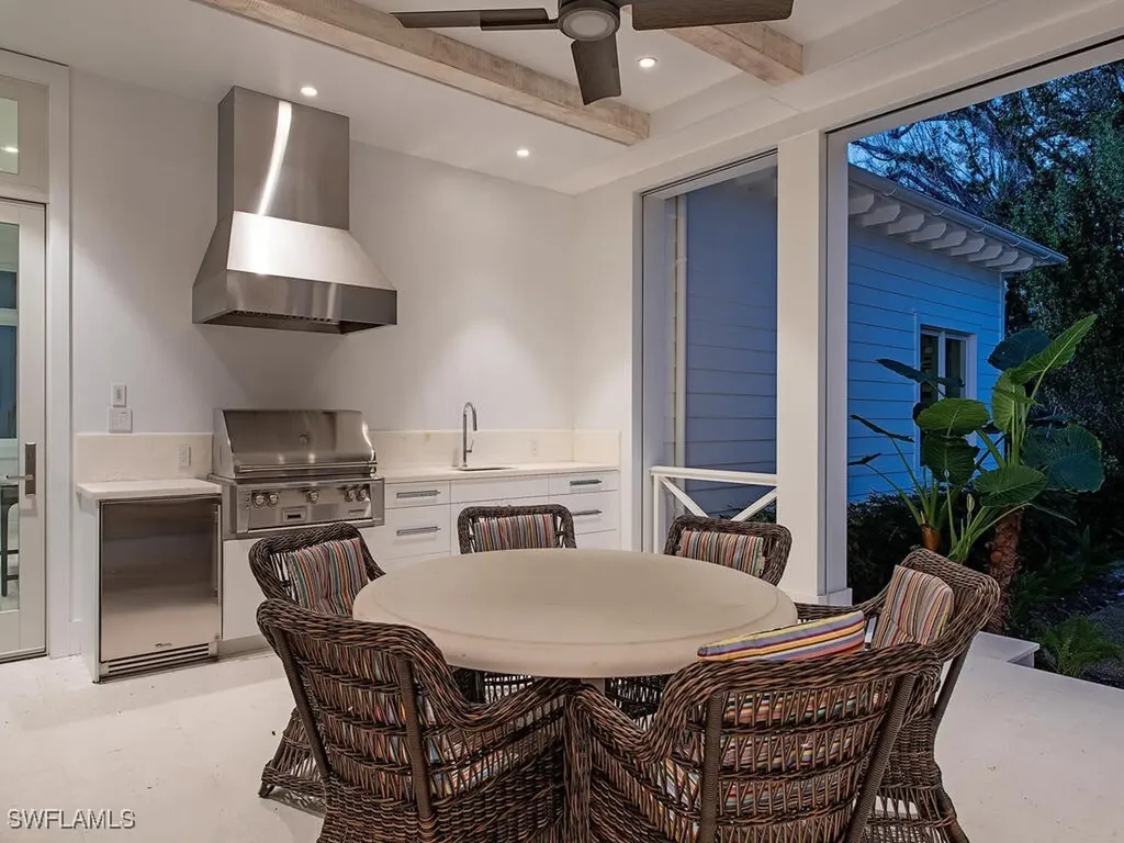 225 4th Avenue N Naples FL 34102