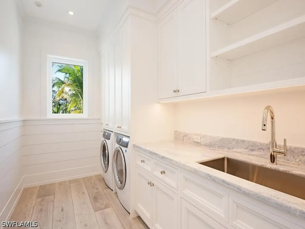 225 4th Avenue N Naples FL 34102