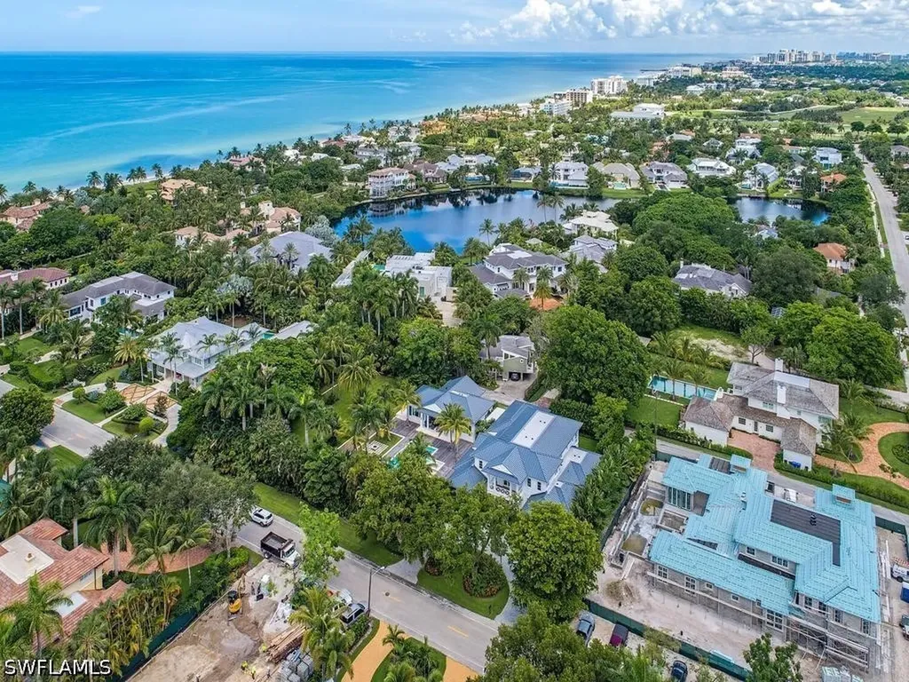 225 4th Avenue N Naples FL 34102