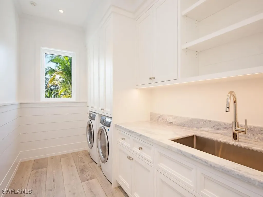 225 4th Avenue N Naples FL 34102