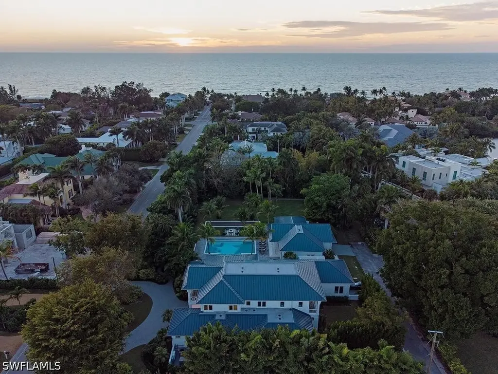 225 4th Avenue N Naples FL 34102