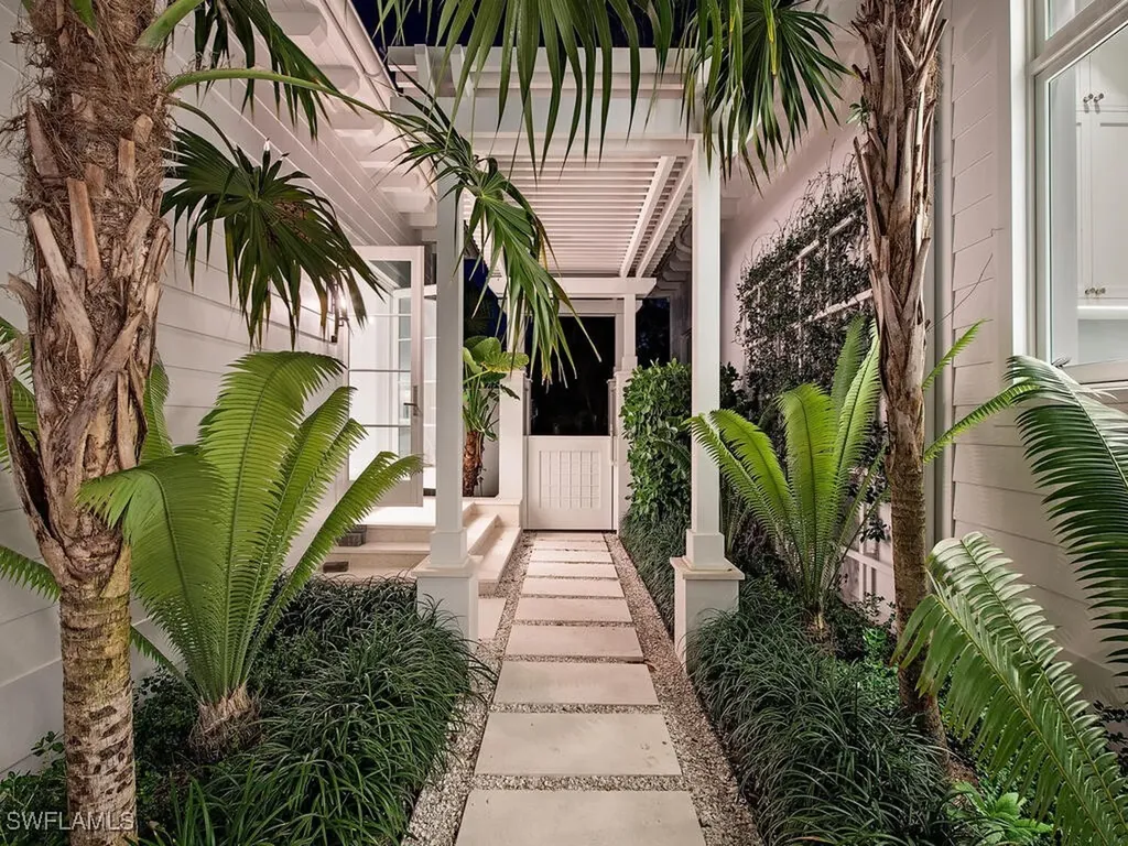 225 4th Avenue N Naples FL 34102