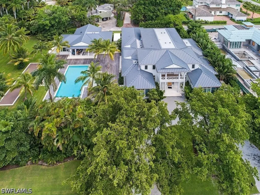 225 4th Avenue N Naples FL 34102