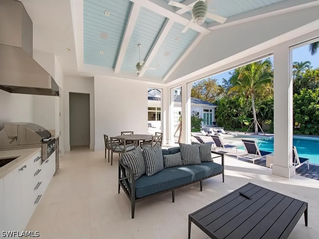 225 4th Avenue N Naples FL 34102