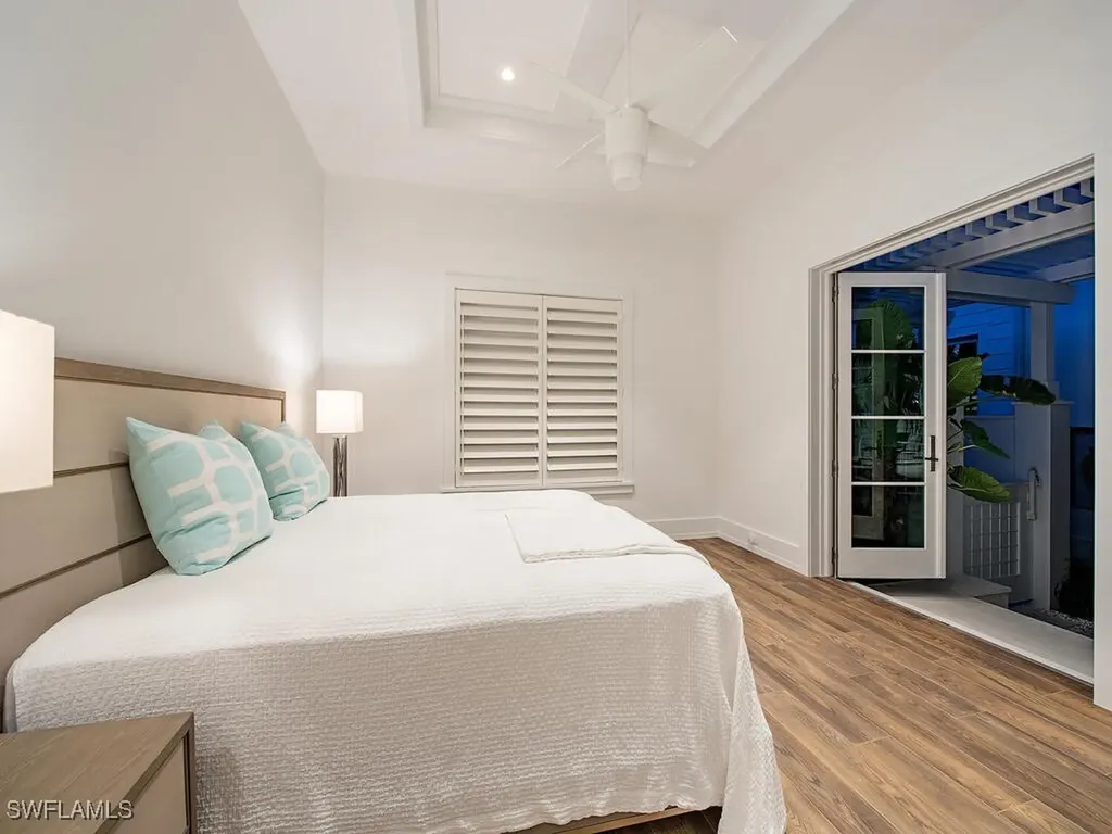 225 4th Avenue N Naples FL 34102