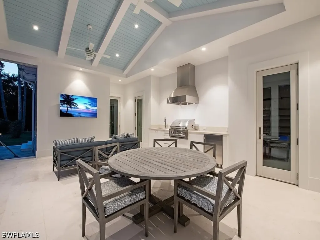 225 4th Avenue N Naples FL 34102