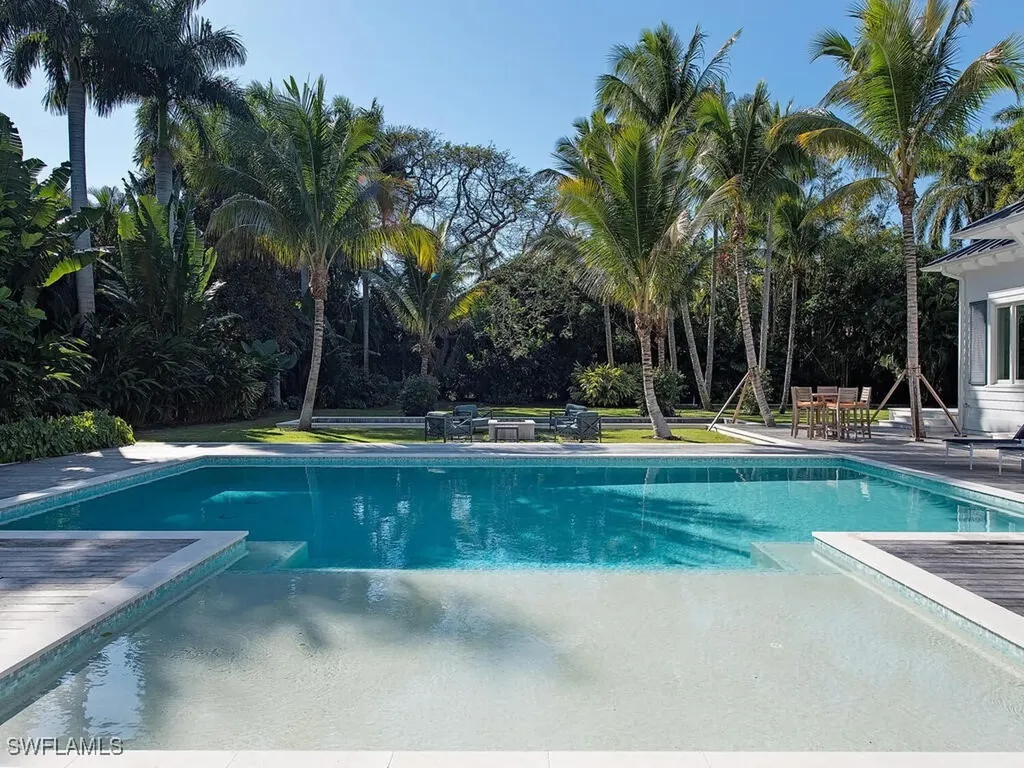 225 4th Avenue N Naples FL 34102