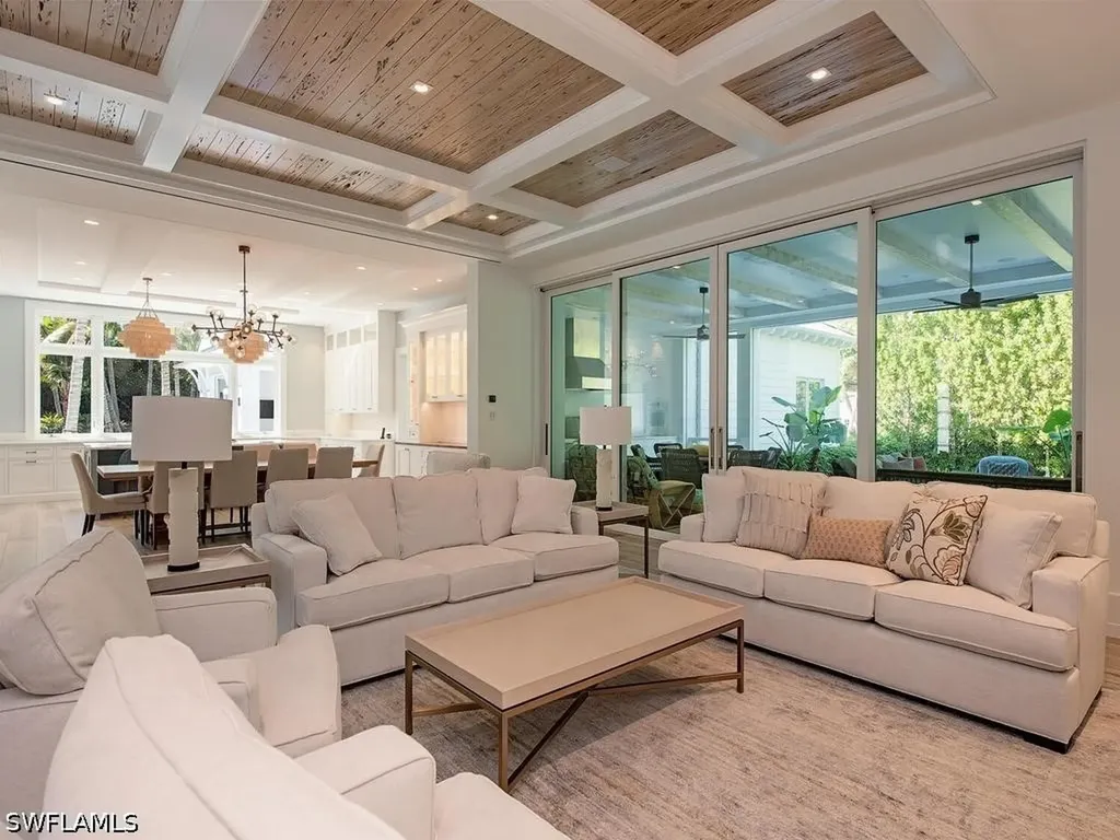 225 4th Avenue N Naples FL 34102