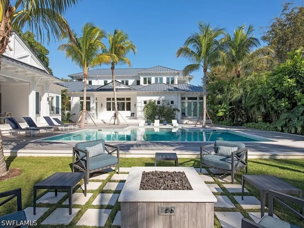 225 4th Avenue N Naples FL 34102