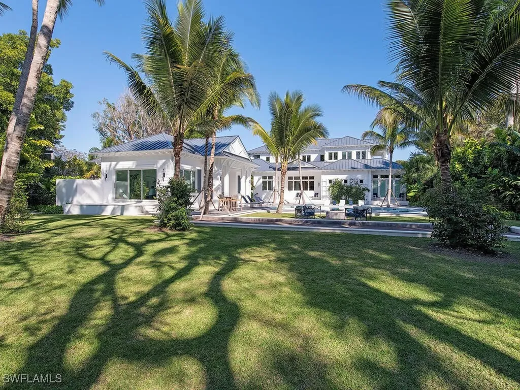 225 4th Avenue N Naples FL 34102