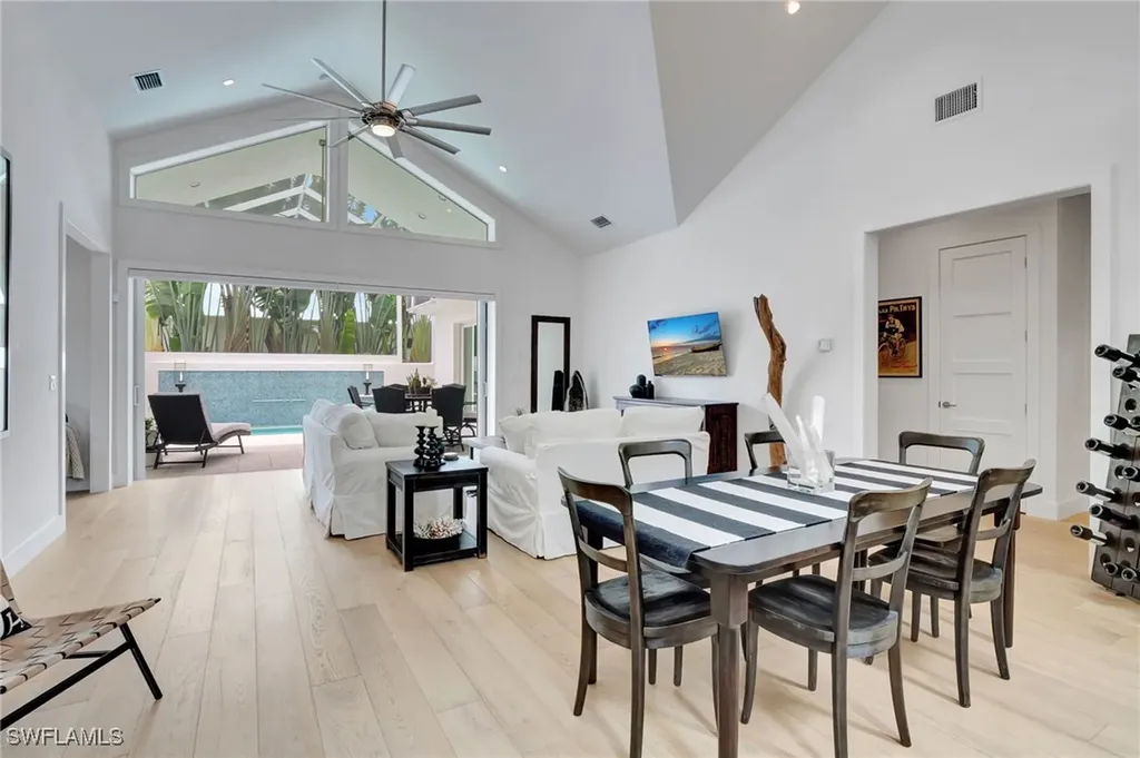 2120 Curtis Street Naples FL 34112