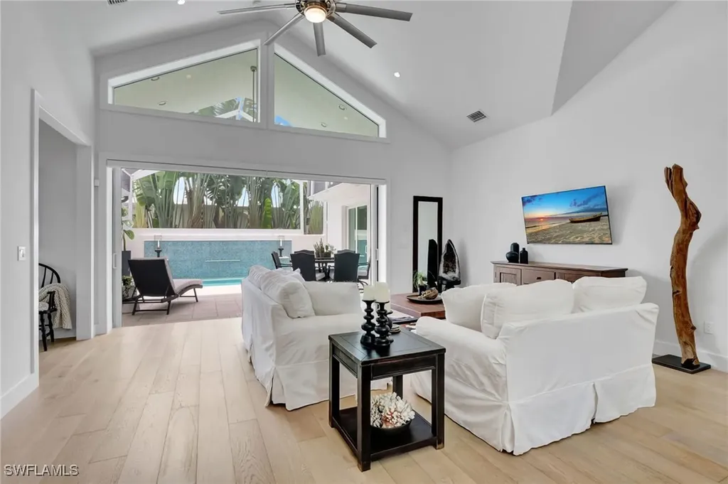 2120 Curtis Street Naples FL 34112